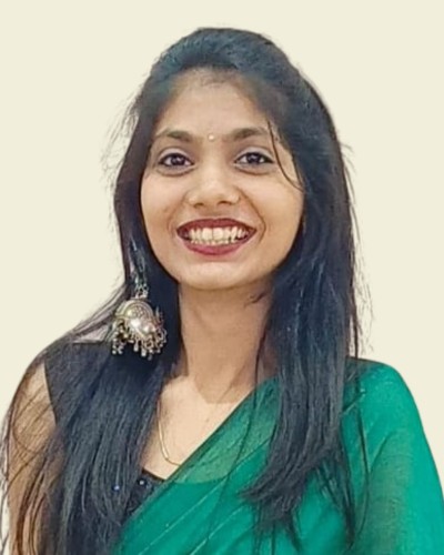 Labdhi Mam - Economic Professor
